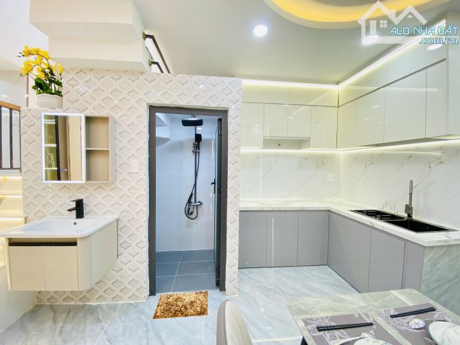 Bán nhà đẹp Phạm Văn Chiêu, full nội thất, gần Emart, 2 tầng, chỉ 4 tỷ hơn - 1