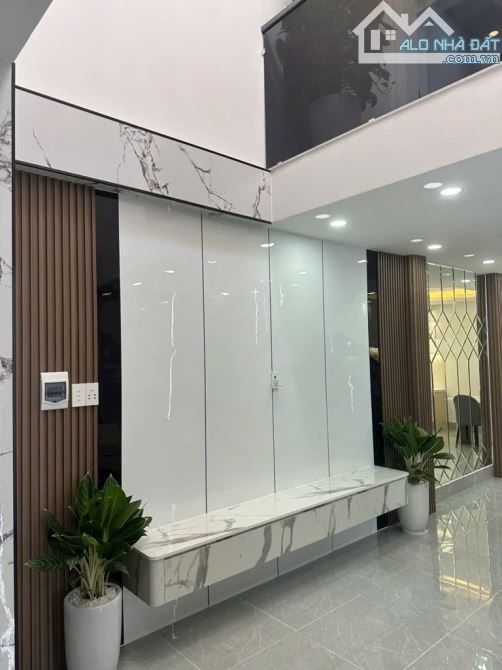 BÁN NHÀ 3 TẦNG, GẦN CƯ XÁ PHÚ LÂM B, Q6, DTSD 100M2, HẺM THÔNG THOÁNG. - 1