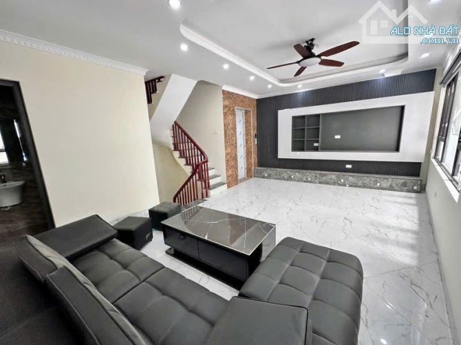 CẦU GIẤY - CỰC PHẨM NHÀ 6 TẦNG THANG MÁY, NỞ HẬU - GIẢM SÂU ĐÓN KHÁCH - 1