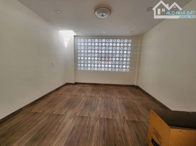 Bán nhà MT ngay Thạch Thị Thanh,Quận 1,DT:4,2mx16m.K/C 3 tầng,ở và kd, Giá bán 17,5 tỷ TL - 15