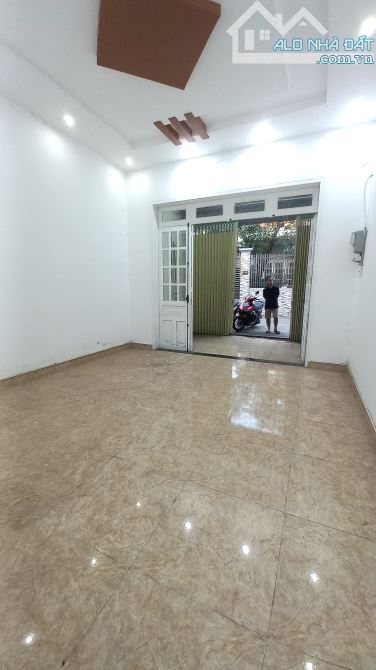 BÁN NHÀ P.TÂN PHONG, SỔ HỒNG THỔ CƯ ĐƯỜNG RỘNG 5m GẦN CÂY XĂNG 26 (NP147) HN014 - 2