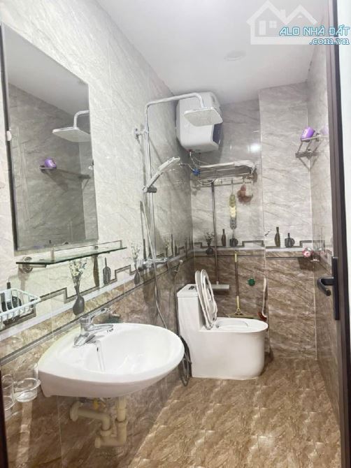 LÔ GÓC - CÁCH MẶT PHỐ 15M - NHÀ ĐẸP Ở LUÔN - FULL ĐỒ NỘI THẤT 3 PN. - 2