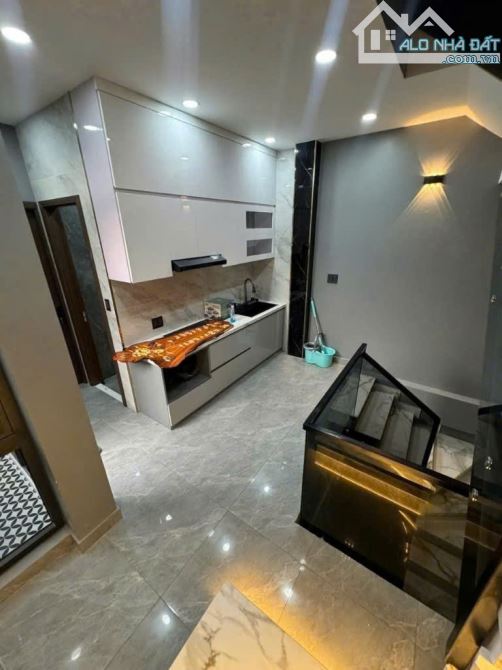 Nhà Góc 2MT KD Hẻm 6m, 20M ra MT Lạc Long Quân 50m2, 3 Tầng. Chỉ 9 tỷ - 2