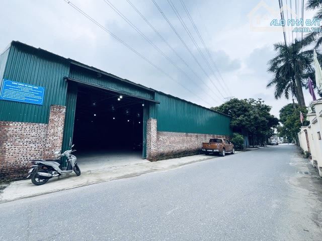 Cho thuê 600m2 trung tâm TT Chúc Sơn - 2