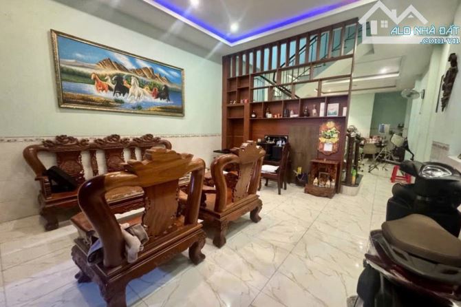 Bán nhà hẻm 8m, Thạnh Xuân 38, Quận 12, 95 m² (4.5m x 19m), 2 tầng - Giá 4.9 tỷ TL - 2