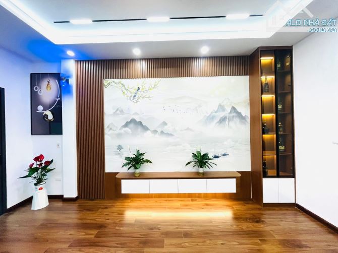 36m2 x 6T - Phố Bùi Xương Trạch - Thanh Xuân - MT 4.1m - Ô Tô Đỗ Cửa - Ngõ Thông - 8.2 tỷ - 2