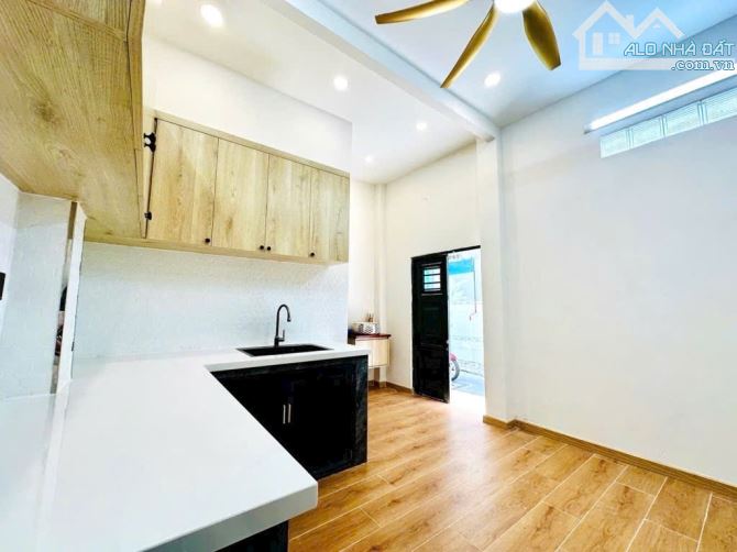 BÁN NHÀ MỚI ĐẸP GÓC 2 MẶT TIỀN KINH DOANH ĐA NGÀNH GIÁ 5TỈ 6 SỔ RIÊNG GIÁP Q1 - 2