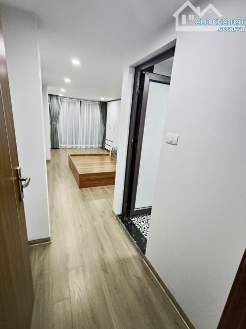 Bán nhà phố Tôn Thất Tùng, Đống Đa, DT 32m2, 6 tầng nhà đẹp ở luôn - 2