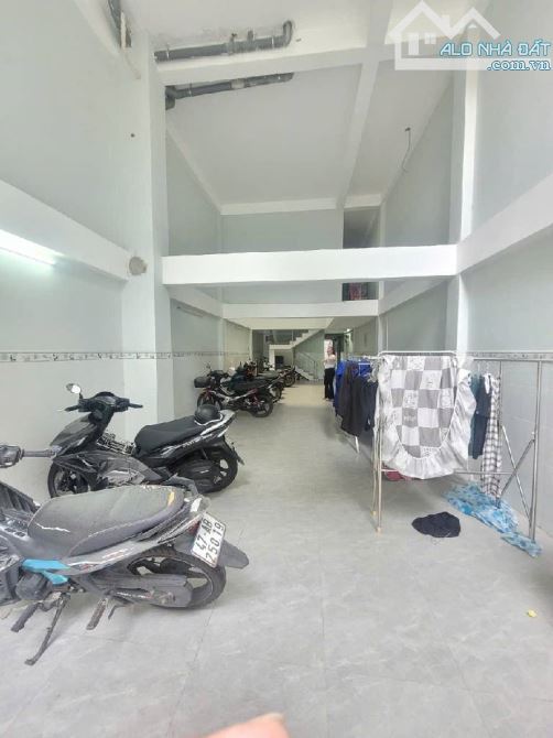 Căn hộ dịch vụ Dương Quảng Hàm, 133m², 20 phòng full nội thất, doanh thu 1 tỷ/năm, 16.95 - 2