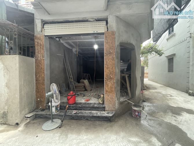 Bán nhà 42m2 Hoài Đức 6.5 tỷ xây mới 5p ra Nhổn xung quanh các trường đại học - 2