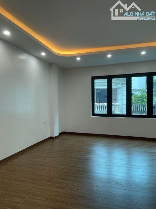 Bán Nhà Ba Đình - DT 50m2 × 7 Tầng Thang Máy - ÔTô Tránh Vỉa Hè Rộng - Kinh Doanh Sầm Uất - 2