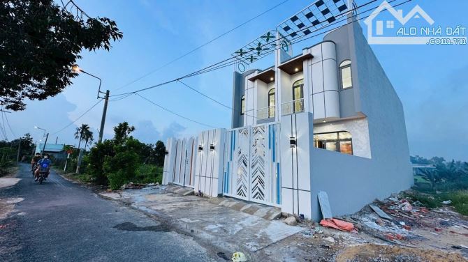 BÁN NHÀ CÓ PHÉP – CÓ NỘI THẤT – CÓ DÂN CƯ – CHỈ THIẾU BẠN LÀ CHỦ! - 2