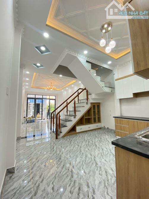 Bán nhà sổ hồng riêng, vay bank, 1 trệt, 2 lầu, 4 phòng ngủ - 2