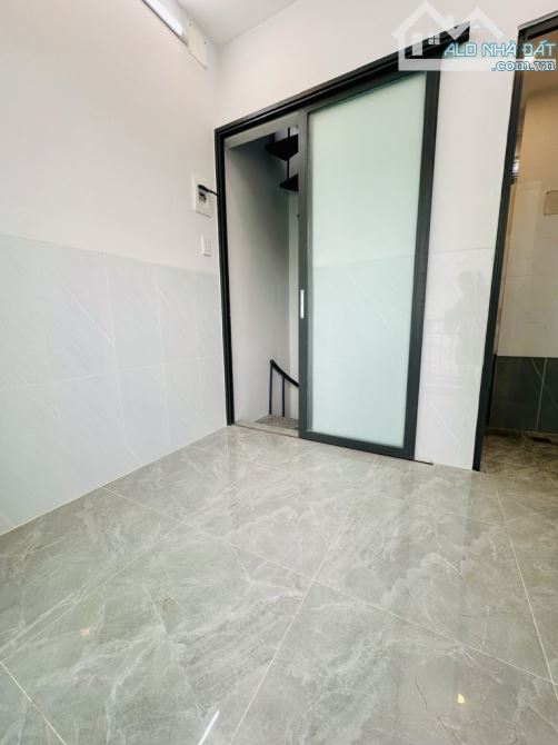 1/ NHÀ NHỎ QUẬN 6 - SỔ HỒNG RIÊNG - 2PN - CÁCH 1 CĂN RA MT LÒ GỐM - 1,68 TỶ - 2