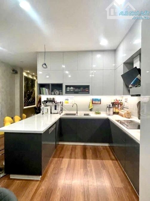 NHÀ HẦM 4 TẦNG MAN THIỆN - 117M2 NGANG 5M - XÂY Ở KIÊN CỐ - FULL NỘI GỖ - NHỈNH 18 TỶ - 2