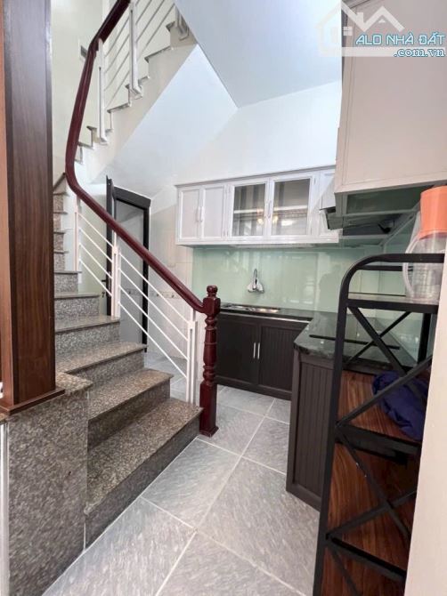 BÁN NHÀ LÔ GÓC KINH DOANH PHỐ ĐỨC GIANG LONG BIÊN NGÕ THÔNG 41m 5 TẦNG Ô TÔ GẦN NGỌC THỤY - 2