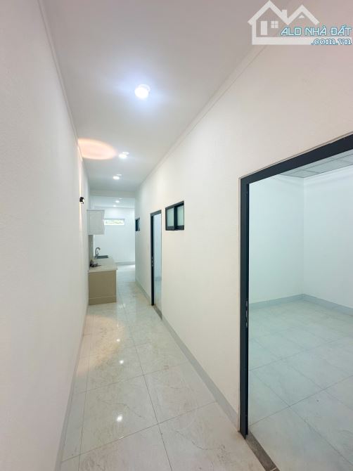 BÁN NHÀ CẤP 4 MỚI DT: 93M2 - NGANG 5M. NGAY CỔNG SAU CÔNG TY POUCHEN P.BỬU HOÀ. GIÁ 2,4 TỶ - 2