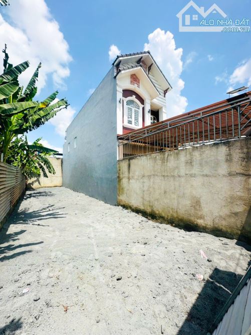 BÁN ĐẤT (DT: 120M) SỔ RIÊNG THỔ CƯ ĐƯỜNG OTO NGAY GX THUẬN HOÀ P.TÂN PHONG. GIÁ CHỈ 2,9 TỶ - 2