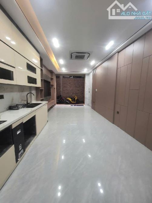 NHÀ MỚI ĐẸP NGỌC THỤY,LONG BIÊN - THANG MÁY NHẬP KHẨU XỊN SÒ - NGÕ Ô TÔ THÔNG - SỔ ĐẸP NỞ - 2
