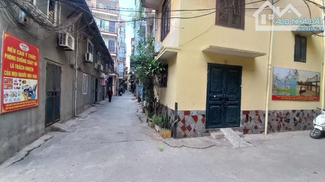 NHÀ CẤP 4 VŨ TÔNG PHAN PHÂN LÔ QUÂN ĐỘI OTO CÁCH NHÀ 5M NẰM SÁT HỒ ĐIỀU HOÀ  62M 12TỶ. - 2