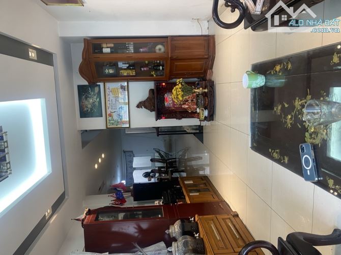 Mặt tiền hẻm 8m LÊ ĐỨC THỌ - NGUYỄN VĂN LƯỢNG 90m2 3tầng đẹp nhất khu; VỊ TRÍ đắc địa, GẤP - 2