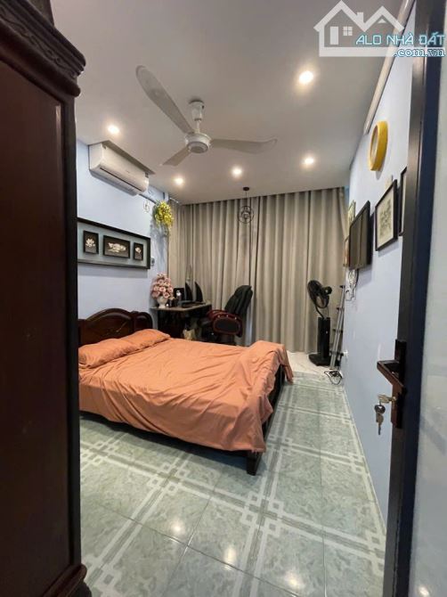 BÁN NHÀ PHÂN LÔ NGHĨA ĐÔ CẦU GIẤY – Ô TÔ TRÁNH – KINH DOANH – 15M RA PHỐ - GIÁ 17 TỶ - 2