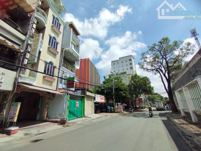 Có 1 0 2! Đất nền có nhà MT ĐS 10 cổng phố ẩm thực Q.6 (5.6x14m~76m2) Xây 5T - chỉ 12.5 TỶ - 2