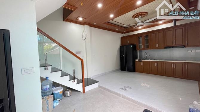 Bán nhà phố hoa lâm lô góc 5 tầng ở sướng chỉ hơn 6 đồng - 2