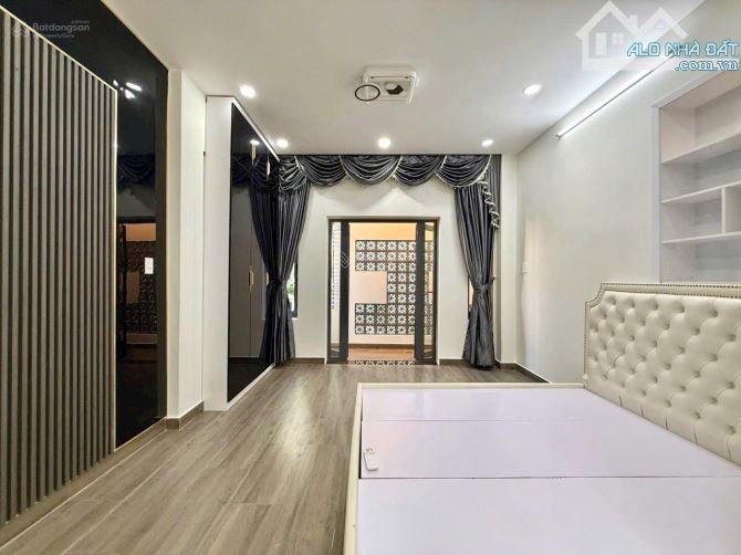 BÁN TÒA NHÀ CHDV NƠ TRANG LONG - 8X24 ,NH 11 -7 LẦU -28P HĐT110TR/TH GIÁ 36.4 TỶ - 2