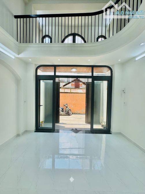 Siêu phẩm nhà mới đẹp, đường Lê Quang Định cách ĐH Văn Lang cơ sở 2, 3 tầng, 43m2, 7.2 tỷ - 2