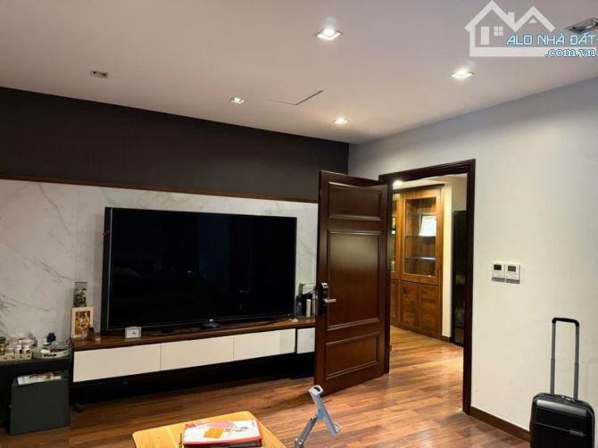 KHUẤT DUY TIẾN_THOÁNG TRƯỚC & SAU_VỈA HÈ ĐÁ BÓNG_CHỦ MỚI MUA XÂY TOÀ BUILDING KD TUYỆT ĐỈN - 2
