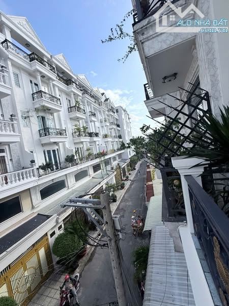 TÂN BÌNH, KHU ĐỒNG BỘ 5 TẦNG, NGANG 4M, HẺM OTO, FULL NỘI THẤT,  8 TỶ 9 - 2