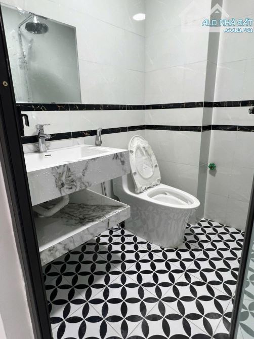 🔥 SIÊU PHẨM PHỐ XỐM – NHÀ 5 TẦNG, 35M² – GIÁ HỜI CHỈ 4.7 TỶ! - 2