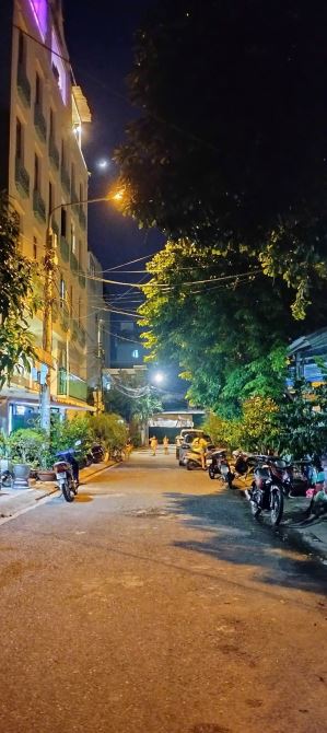 BÁN NHÀ CẤP 4 GIÁ RẺ NHẤT TT - VỊ TRÍ ĐẸP NGUYỄN ĐÌNH - CHIỀU NGANG 8M - 1