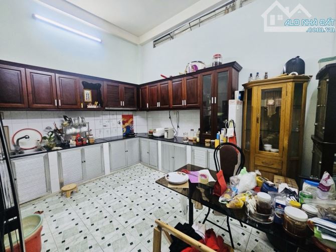 🏖️BÁN NHÀ ĐƯỜNG VĂN CHUNG  ☘️P 13 TÂN BÌNH  Hẻm Ô TO 🚖 📐NGANG 4,6M 80M2, 4 Tầng  📍GIÁ - 3