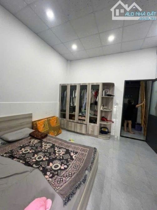 Nhà Góc 2MT KD Hẻm 6m, 20M ra MT Lạc Long Quân 50m2, 3 Tầng. Chỉ 9 tỷ - 3