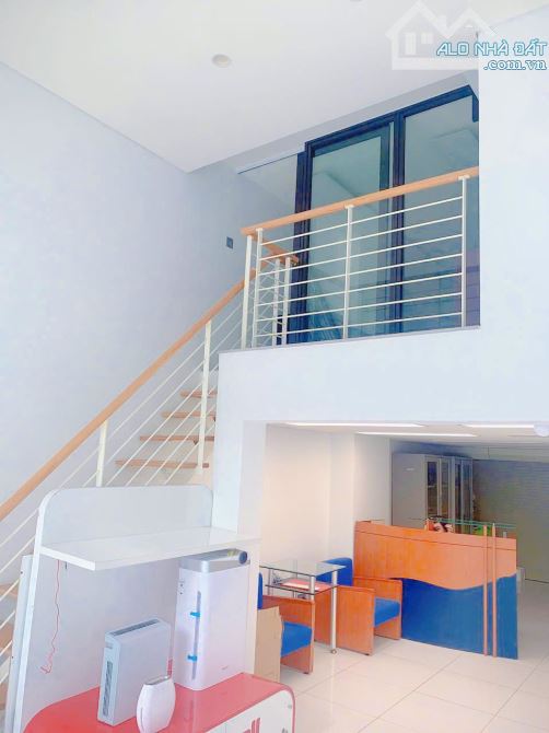 BÁN NHÀ THE MANOR NGUYỄN XIỂN . ĐẢNG CẤP . DT 73 M . NHÀ 5 TẦNG MT 5 M. - 3