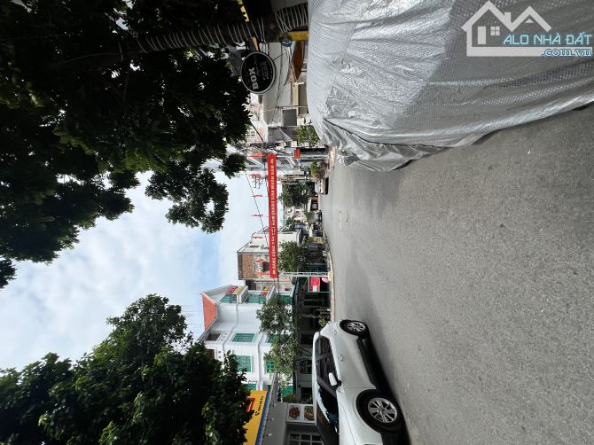 Bán căn 5 tầng x 75m mặt 254 Văn Cao. Đang có hđ thuê. Giá 8.5 tỷ - 3