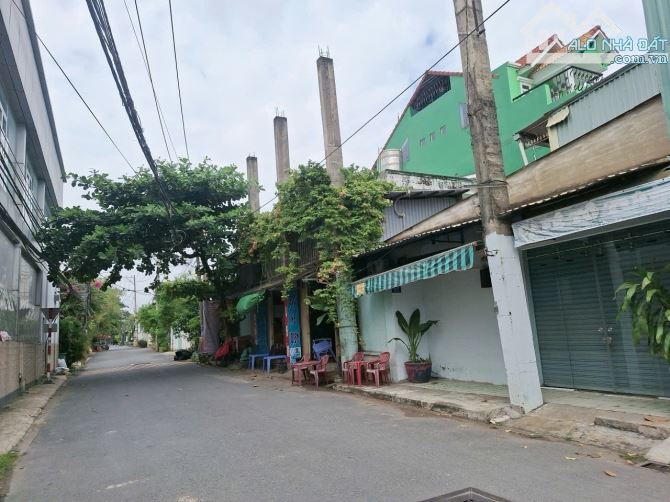 Chỉ 8.5 tỷ DT 270m2 đất, có nhà cấp 4, đường Vĩnh Phú 14, Vĩnh Phú, Thuận An, BD - 3