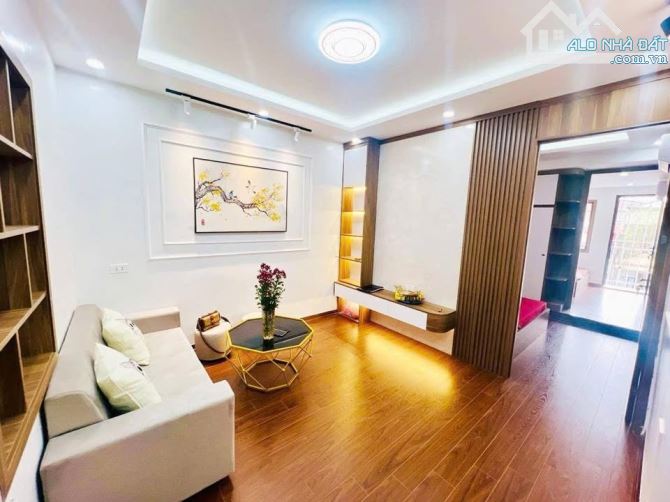 💥NGÔI NHÀ TẠI THẠCH BÀN – LÔ GÓC, THANG MÁY, NỘI THẤT NHẬP KHẨU – GIÁ CHỈ 8.x TỶ! 💥 - 3