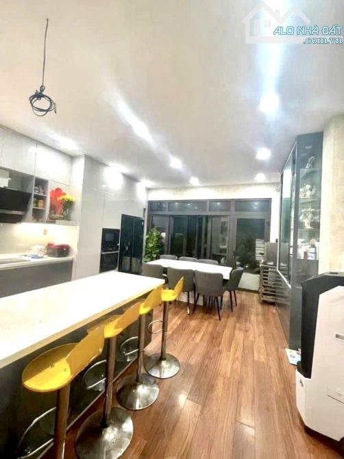 NHÀ HẦM 4 TẦNG MAN THIỆN - 117M2 NGANG 5M - XÂY Ở KIÊN CỐ - FULL NỘI GỖ - NHỈNH 18 TỶ - 3