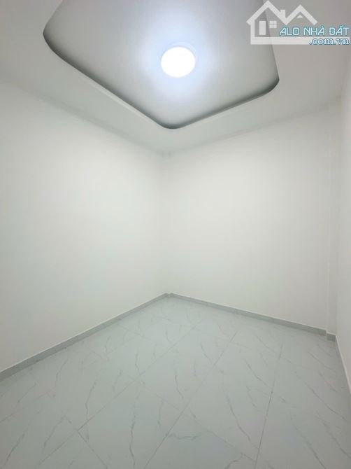 BÁN NHÀ CẤP 4 (DT: 104M - NGANG 5,2M) NGAY CẦU MỚI HOÁ AN. GIÁ CHỈ 2,6 TỶ TL - 3
