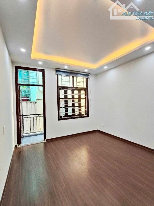 Bán nhà Lạc Trung - Ngõ thông, 5m ra ô tô - nhà dân xây - tặng lại full nội thất.