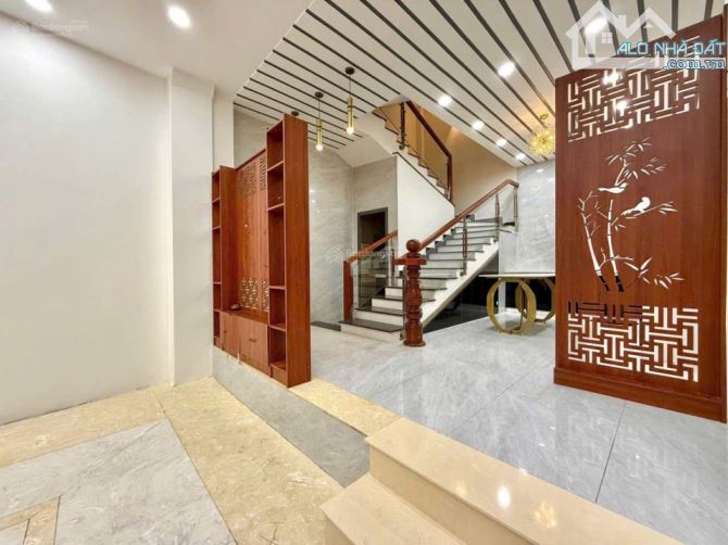 BÁN TÒA NHÀ CHDV NƠ TRANG LONG - 8X24 ,NH 11 -7 LẦU -28P HĐT110TR/TH GIÁ 36.4 TỶ - 3