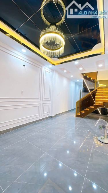 BÁN NHÀ MỚI ĐẸP 2 TẤM 3PN TẠI Q4 SỔ RIÊNG VỊ TRÍ 1/ TÔN ĐẢN KHU DÂN CƯ GIÁ 4TỈ 890 TL - 3