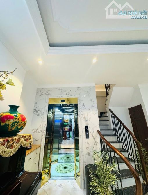 Bán nhà Hồng Mai 50m2, 5T thang máy, mt 4.8m lô góc, mặt ngõ, 30m ra phố. Giá 16.8 tỷ