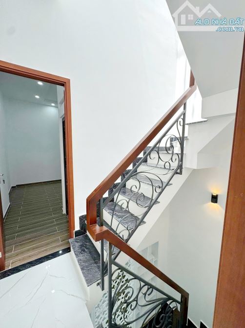 Bán nhà mới 2 lầu sát hẻm xe hơi đường Âu Dương Lân P. Chánh Hưng Quận 8 - 3