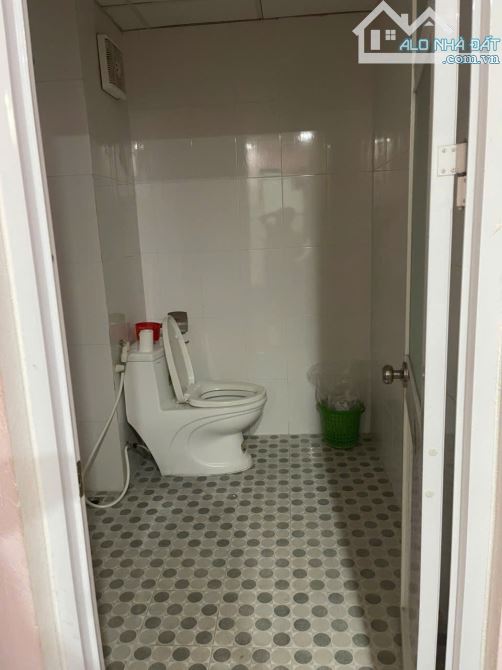 EM TRAI NHỜ BÁN CHUNG CƯ QUÂN ĐỘI THẠCH BÀN - 2 NGỦ, 2 WC - 70M2 GIÁ 3,78 TỶ - 3