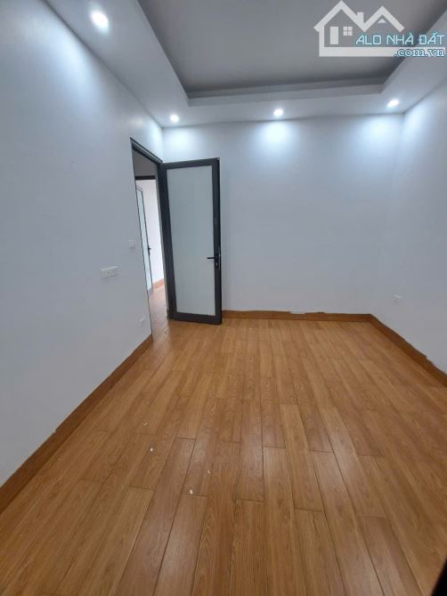 Cho thuê nhà ngõ 106 Hoàng Quốc Việt,  Dt 65m2 x 7 tầng mới đủ điều hòa có Thang Máy - 4