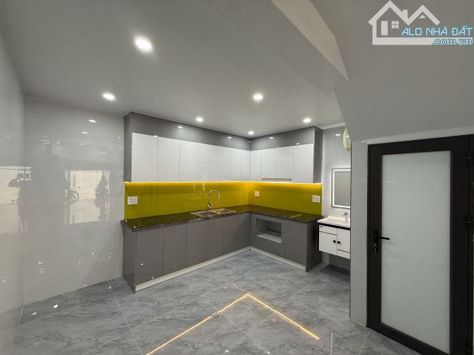 Bán nhà Nam Trung Hành 3.5 tầng sân cổng riêng - 4